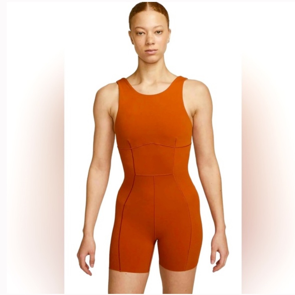 NWT women’s Nike onsie dri fit material luxe yoga